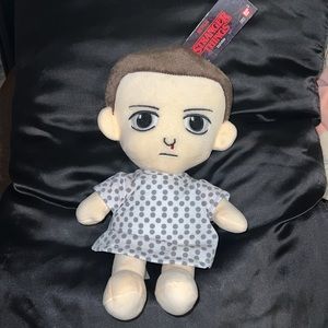 STRANGER THINGS Eleven Plush